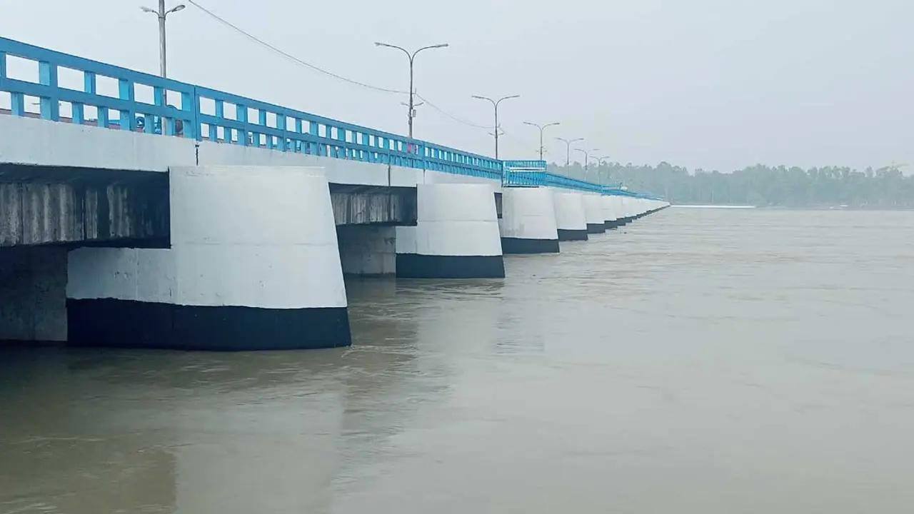 বিপৎসীমার ওপরে তিস্তার পানি, খুলে দেওয়া হয়েছে ৪৪ গেট