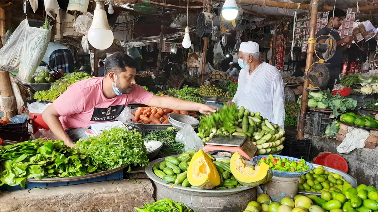 সবজির বাজারে স্বস্তি