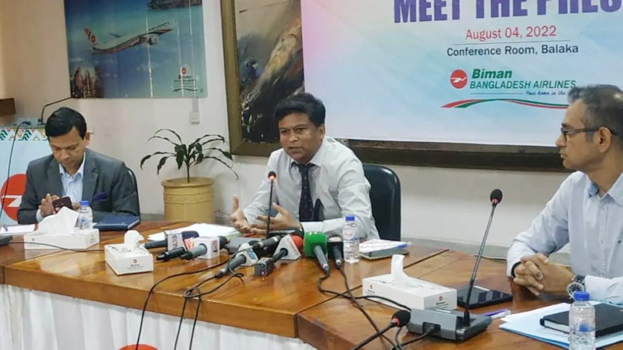 টরন্টো ফ্লাইটের কার্গো থেকেই আয় ৭০ হাজার মার্কিন ডলার