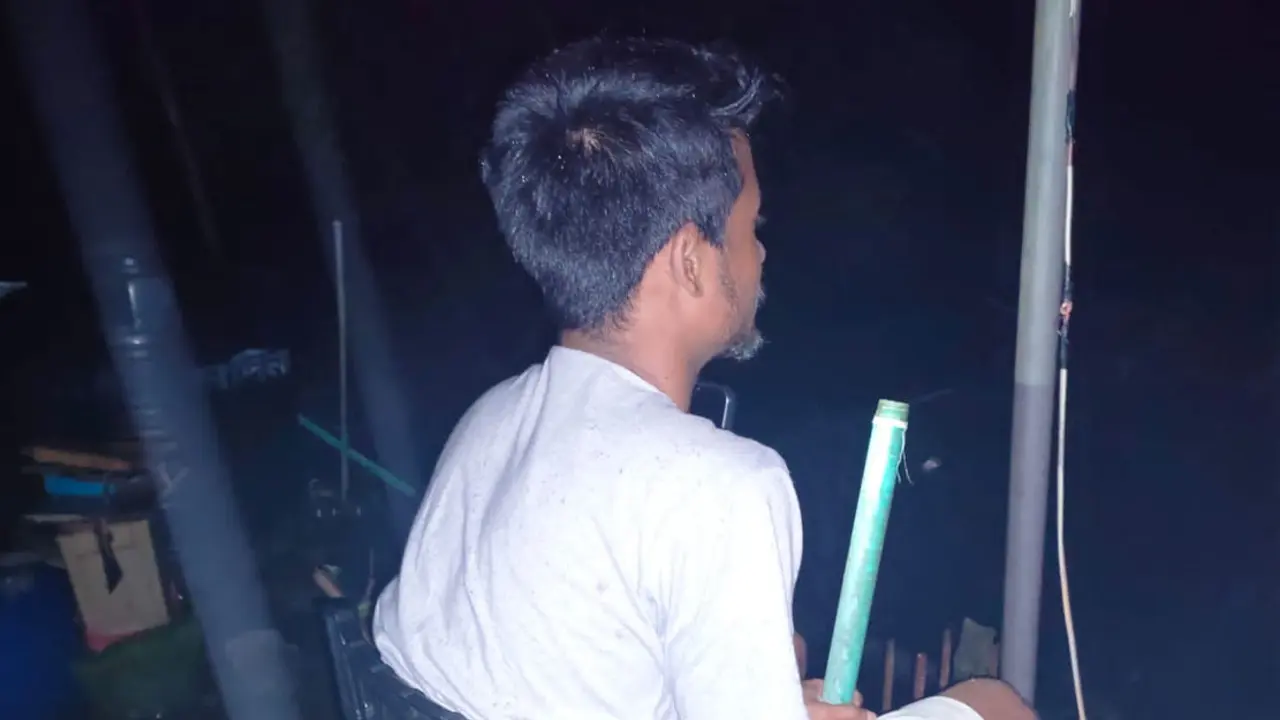 ডাকাত আতঙ্কে ভোর পর্যন্ত চলে পাহারা