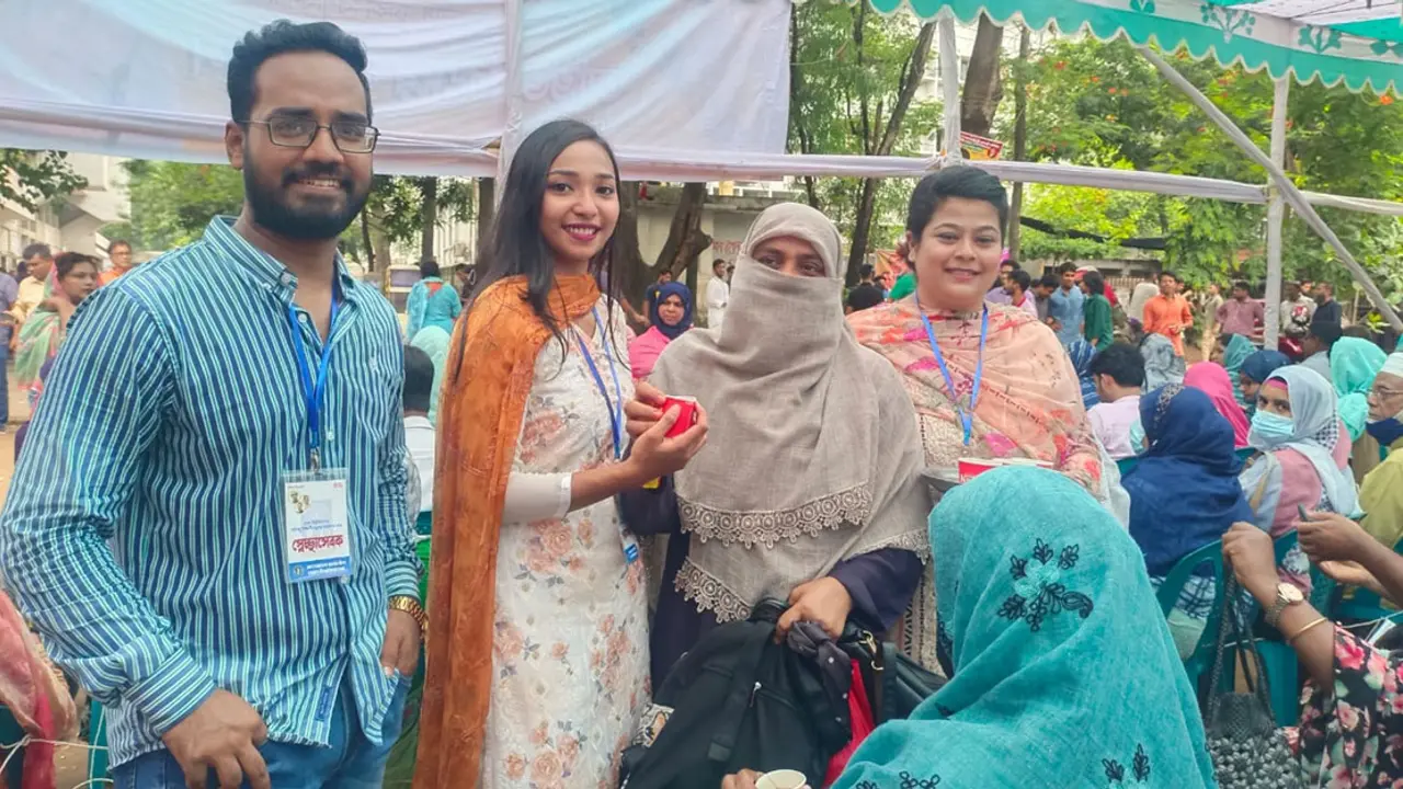 চায়ের কাপে অভিভাবকদের মন জিতেছে ছাত্রলীগ