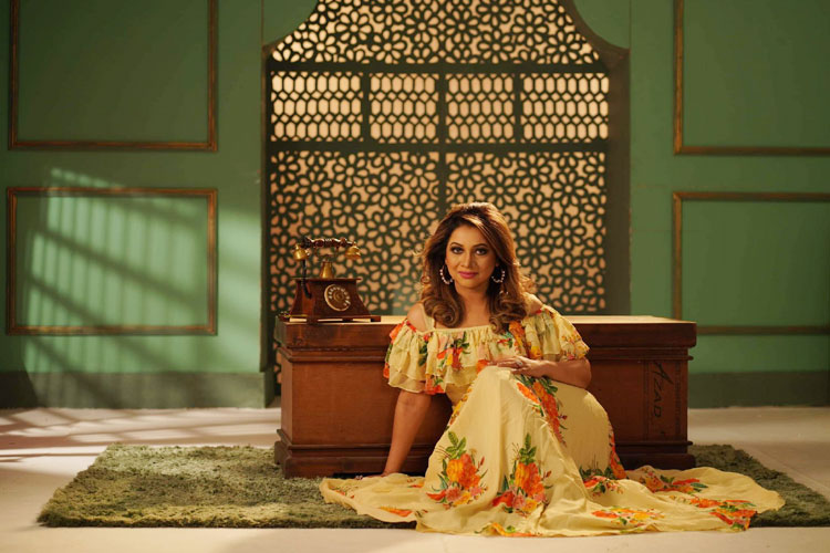 ankhi alamgir