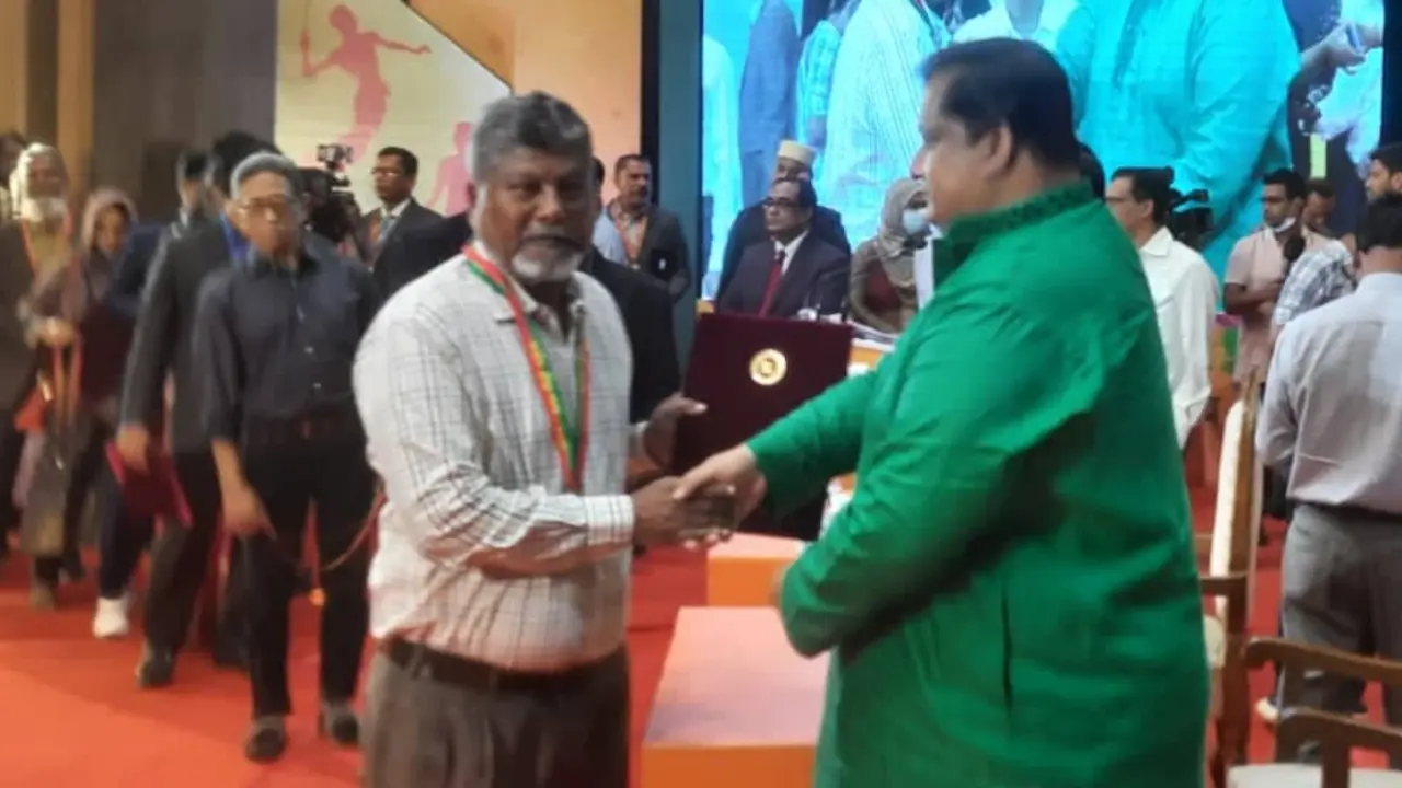 ২৪ বছর পর ভাঙল আনোয়ারের অভিমান