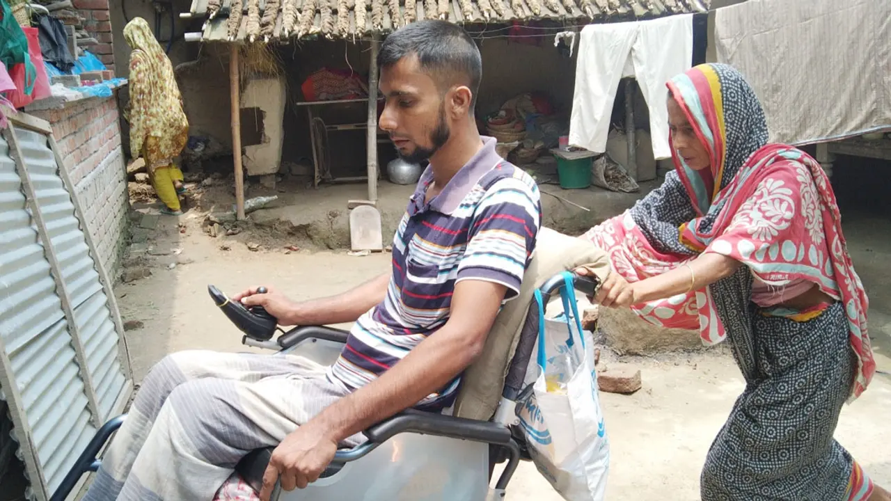 দুর্ঘটনায় ভেঙে গেছে মেরুদণ্ড, বিনা চিকিৎসায় ৬ বছর শয্যাশায়ী