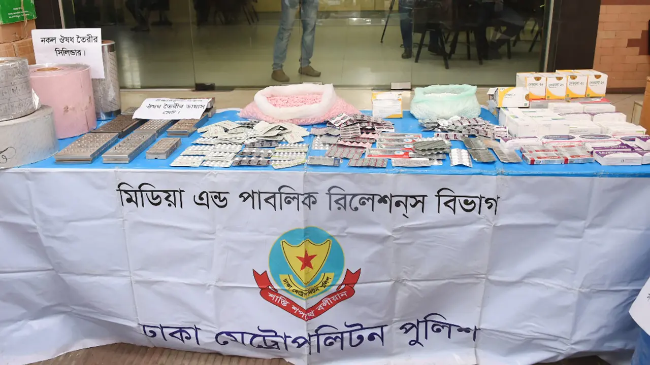 আটা-ময়দায় তৈরি হচ্ছে ব্র্যান্ডের নকল ঔষধ