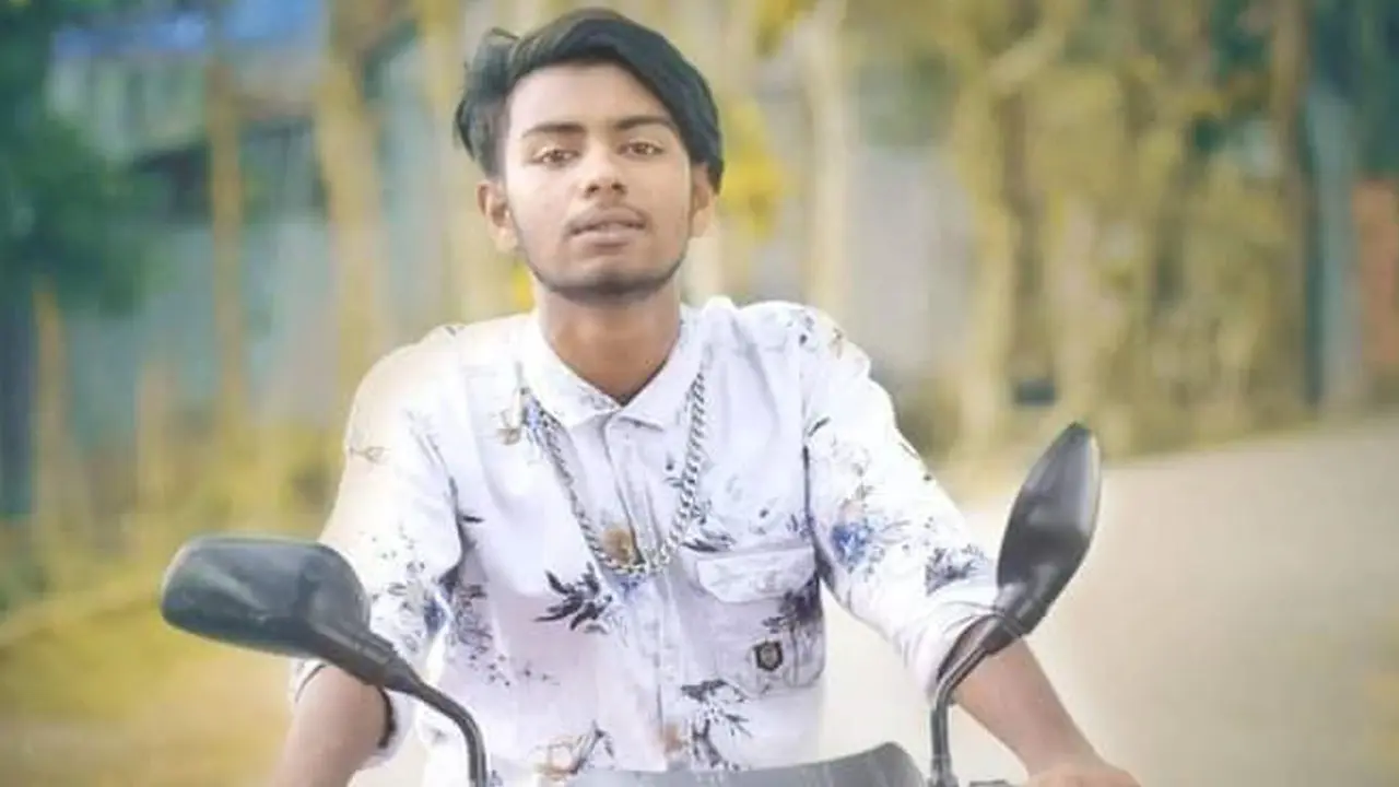 বয়স কম হওয়ায় বিয়েতে রাজি নয় মা, অভিমানে ফাঁস নিল চেয়ারম্যানপুত্র