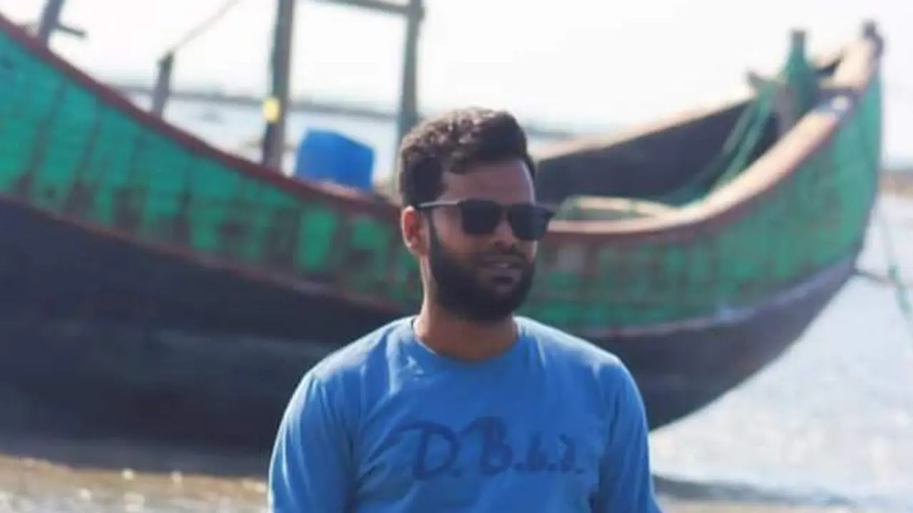 হাওরে ঘুরতে গিয়ে ট্রলার থেকে পড়ে ছাত্রলীগ নেতা নিখোঁজ