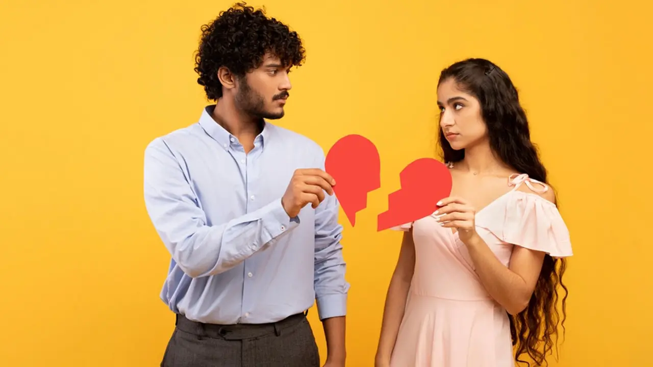 সম্পর্ক নষ্ট করে যে ৪ অভ্যাস