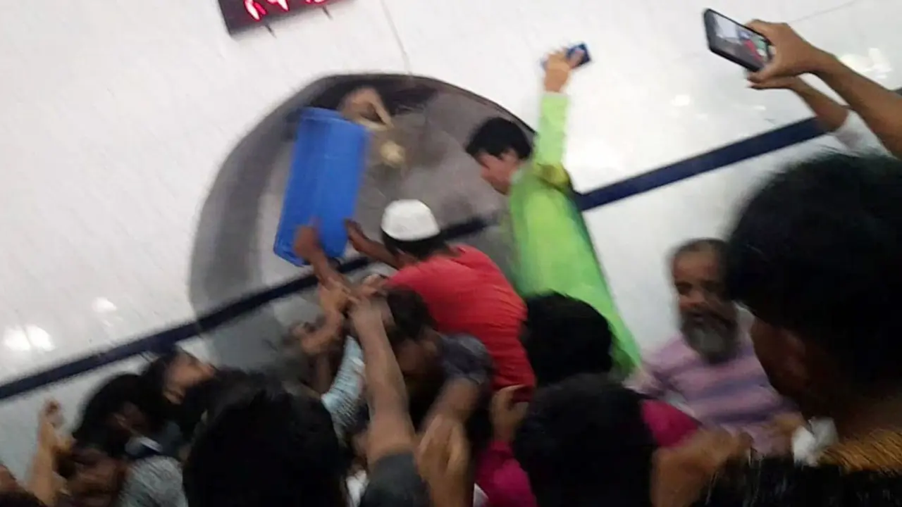 নারায়ণগঞ্জে মসজিদে পুলিশের ওপর হামলার ঘটনায় মামলা