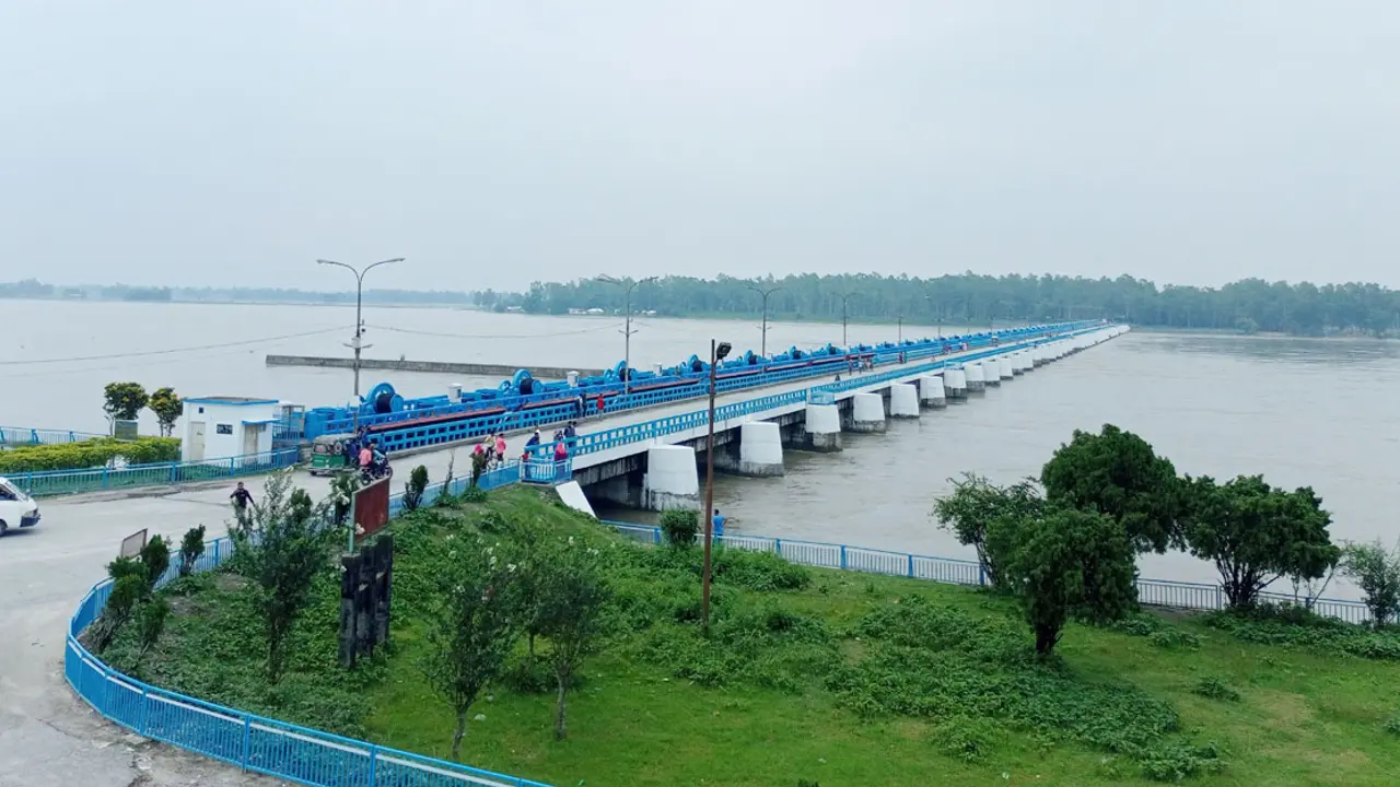 ফের বিপৎসীমা ছুঁই ছুঁই তিস্তার পানি, খুলে দেওয়া হয়েছে ৪৪ গেট
