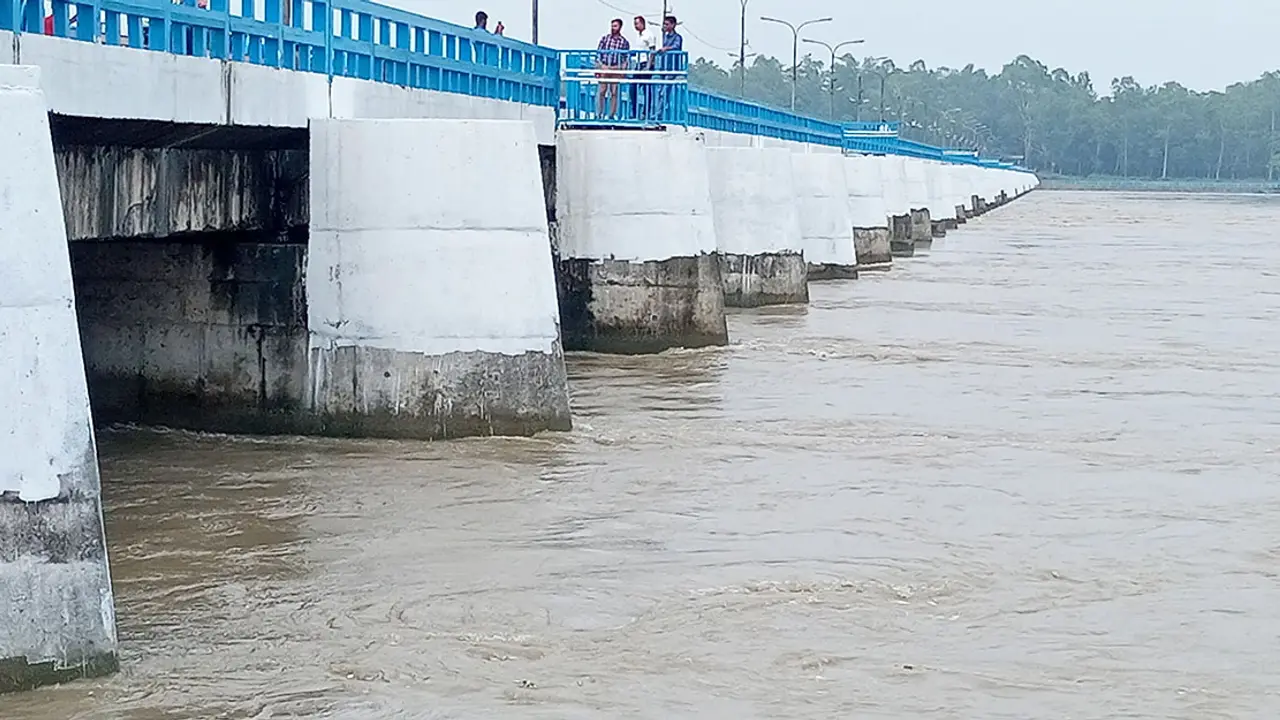 নীলফামারীতে বিপৎসীমার ওপরে উঠেছে তিস্তার পানি