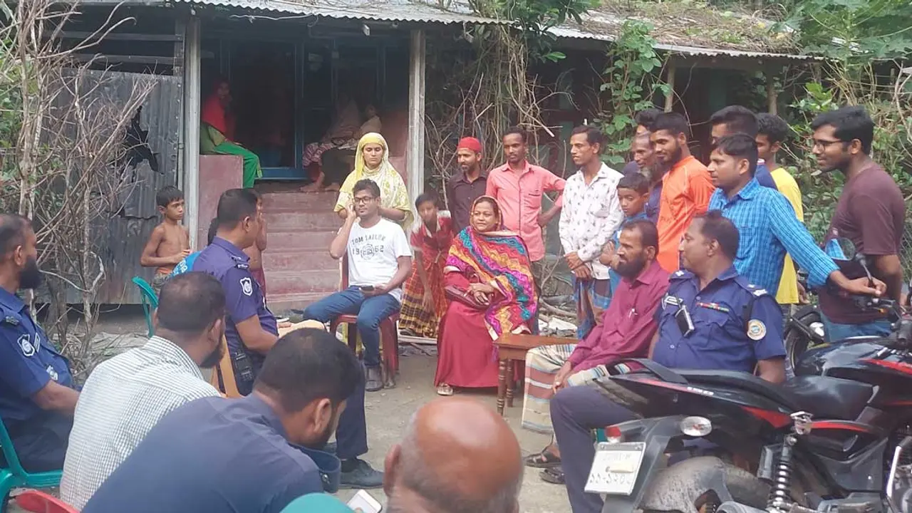 পদ্মা সেতুতে নাট-বল্টু খোলা বায়েজিদের বাড়িতে হামলা
