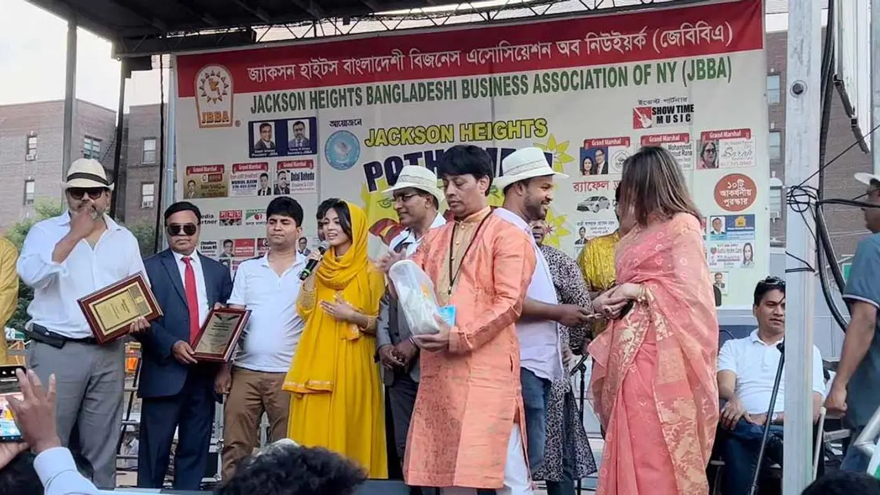 অসহায়দের জন্য অবদান রাখায় সম্মাননা পেলেন প্রিসিলা