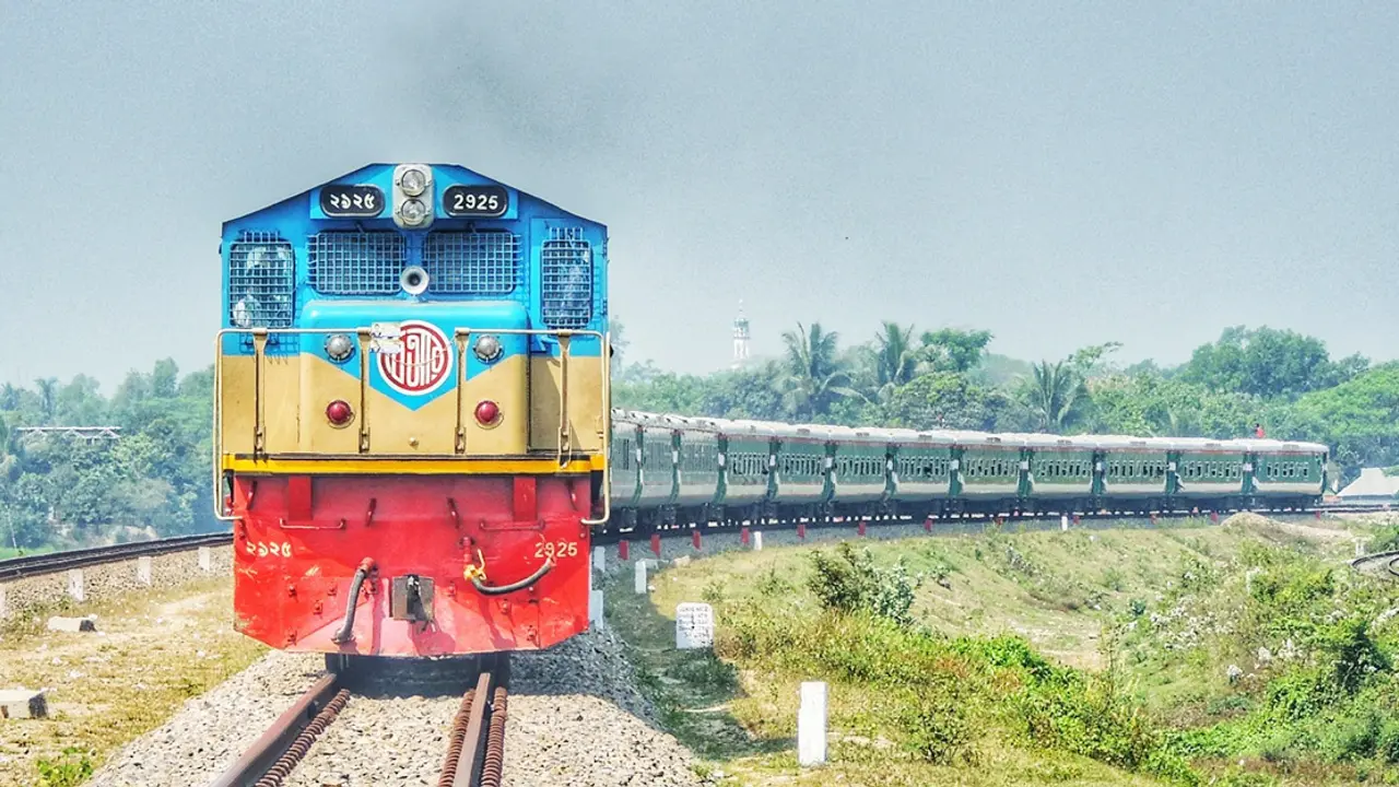 ঈদে চলবে ৬ জোড়া বিশেষ ট্রেন, আন্তঃনগরের ডে-অফ বাতিল