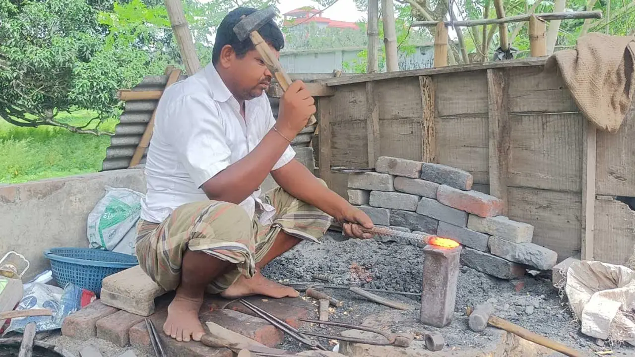 জীবন পোড়া স্ফুলিঙ্গ ‘বাবা’