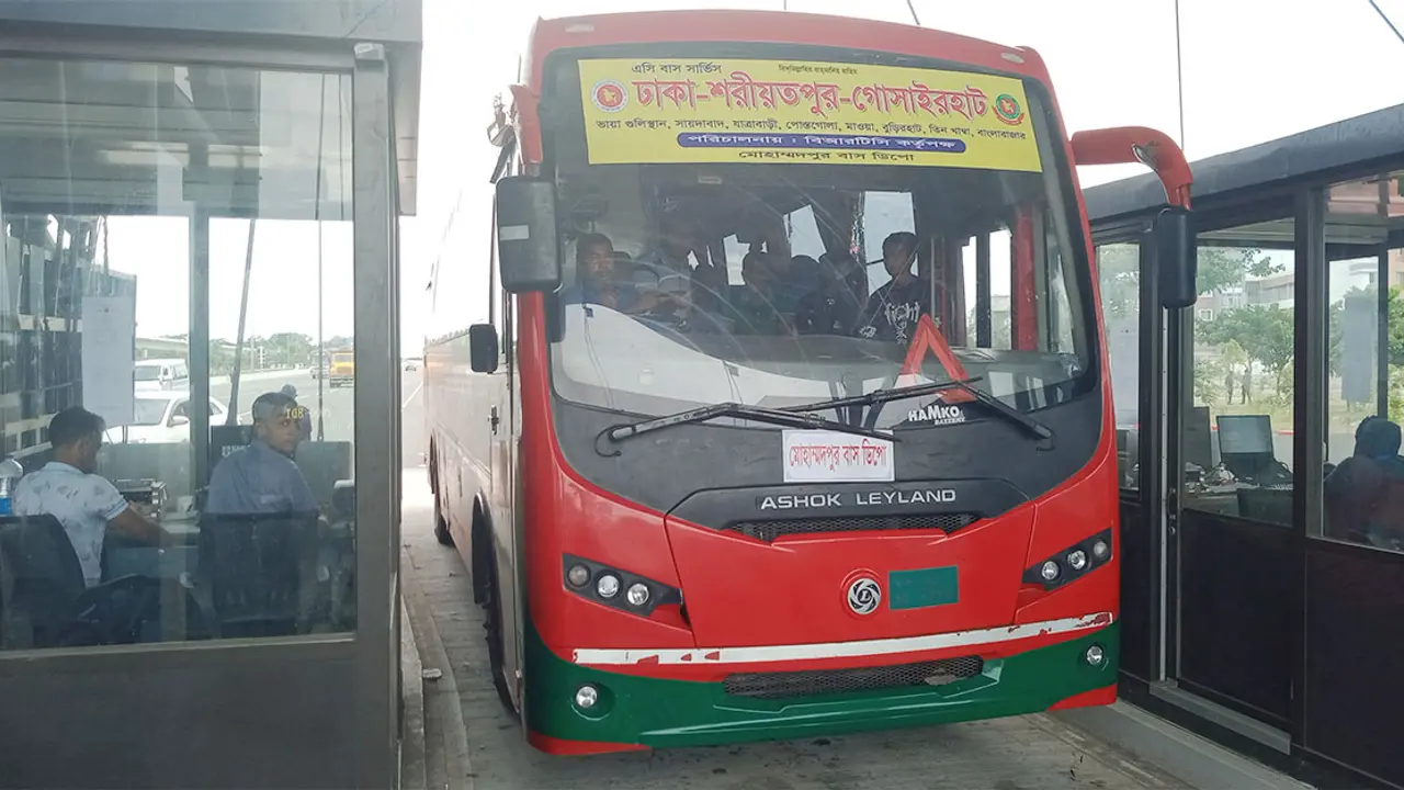 শর্ত সাপেক্ষে ঢাকা-শরীয়তপুর চালু হলো বিআরটিসি