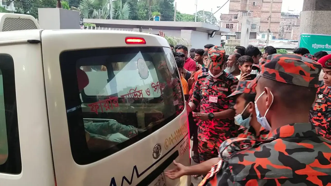 দগ্ধ ২ ফায়ার ফাইটার আইসিইউতে, আরও একজন শেখ হাসিনা বার্নে