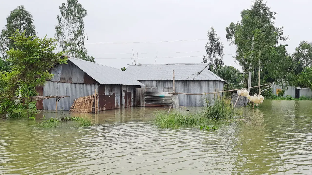 বিপৎসীমার ৬৫ সেমি নিচে যমুনার পানি