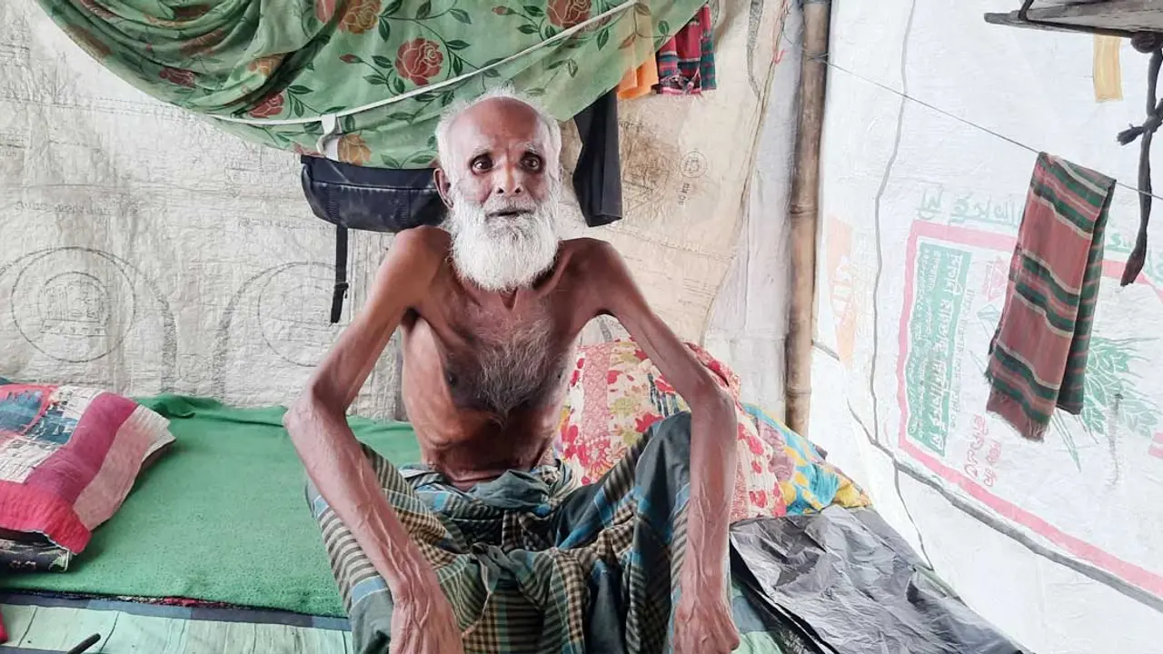 অন্যের বাড়িতে কাজ করে খাই, এখন কাজ নেই খাবারও নেই