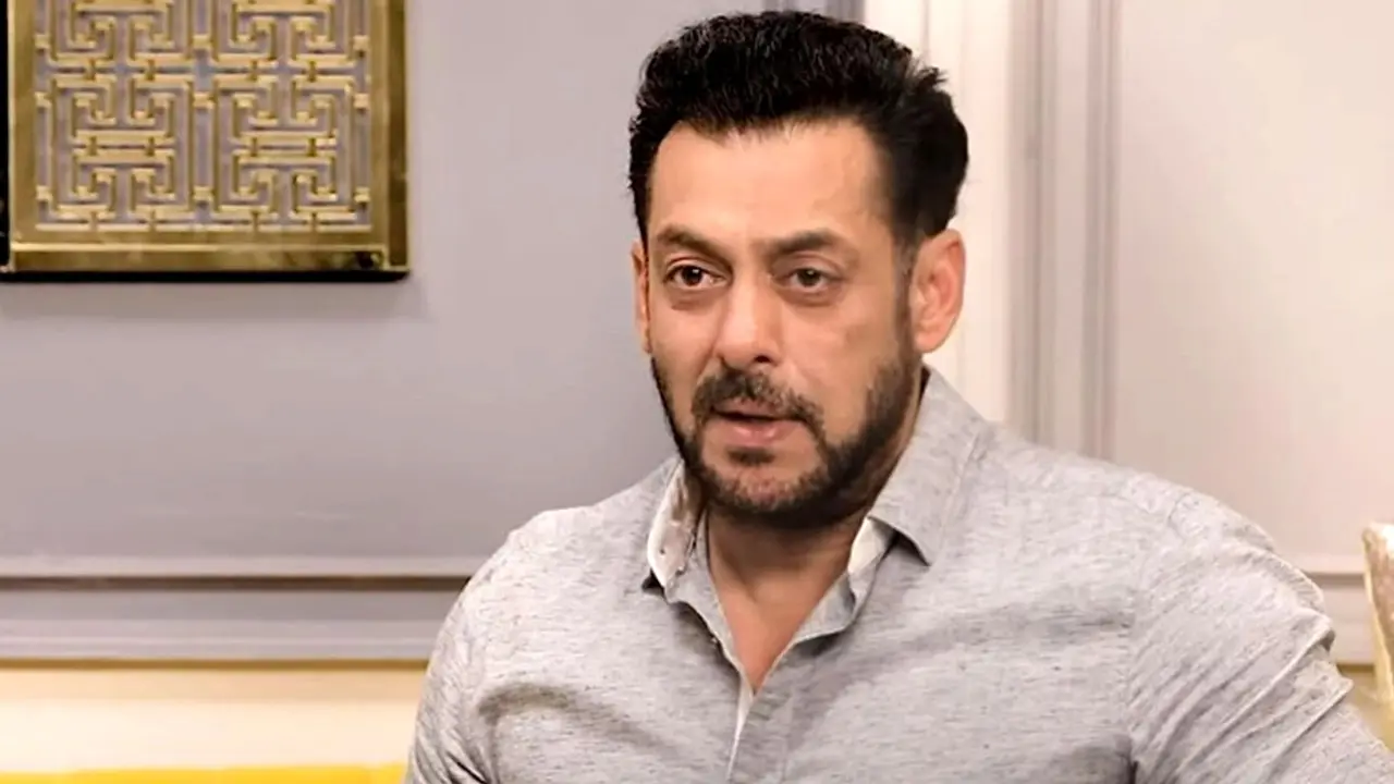 বন্দুকধারীর হাত থেকে অল্পের জন্য রক্ষা পেলেন সালমান!