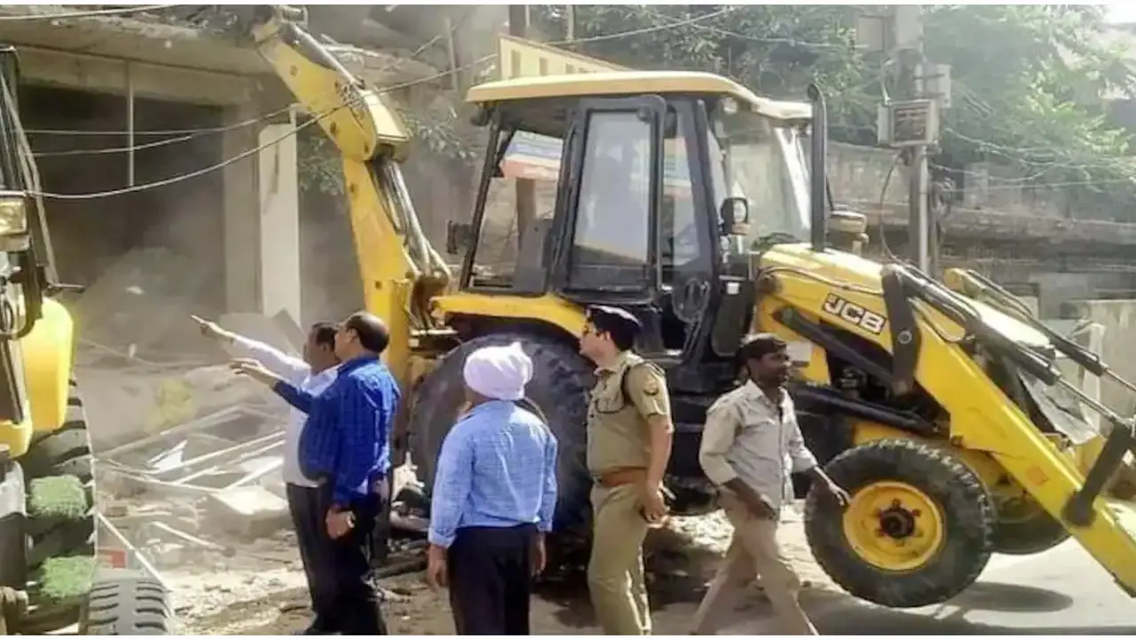 উত্তর প্রদেশে গুঁড়িয়ে দেওয়া হল বিক্ষোভকারীদের বাড়িঘর