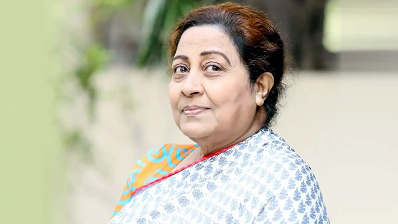কাউকে চিনতে পারছেন না অভিনেত্রী আনোয়ারা