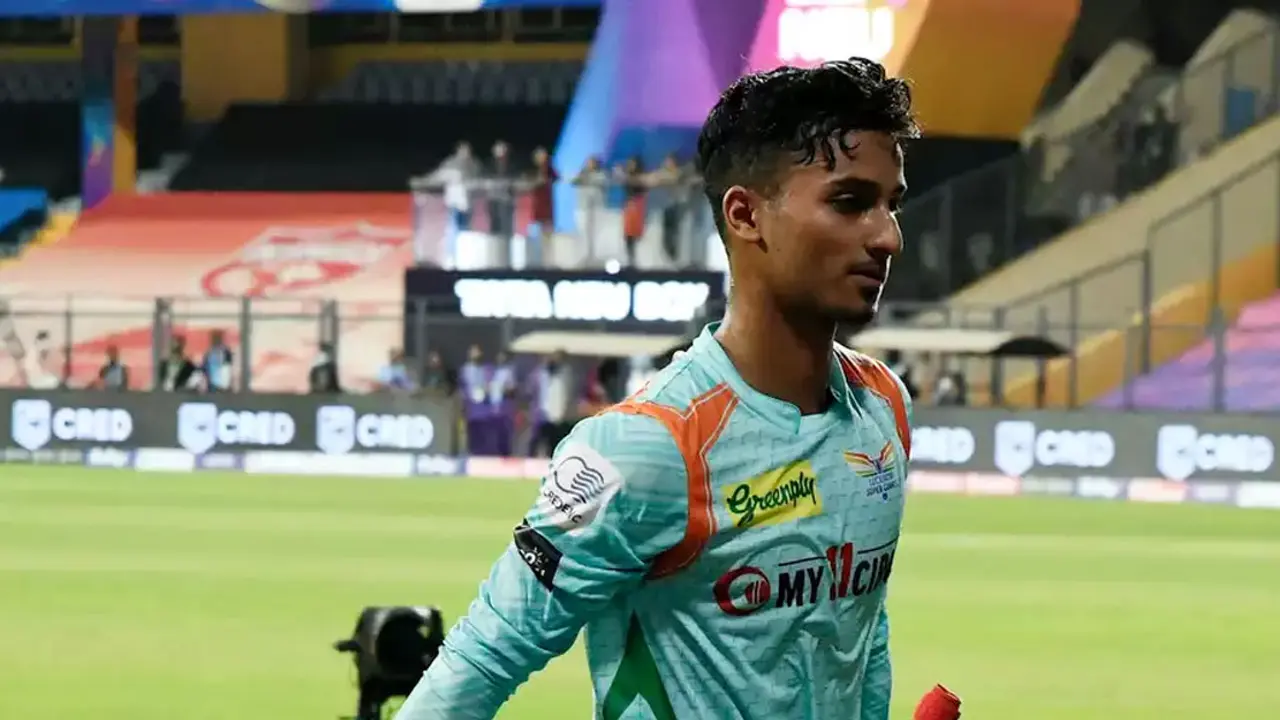 ২০ লাখের আয়ুশ যেভাবে আইপিএলে নজর কাড়লেন
