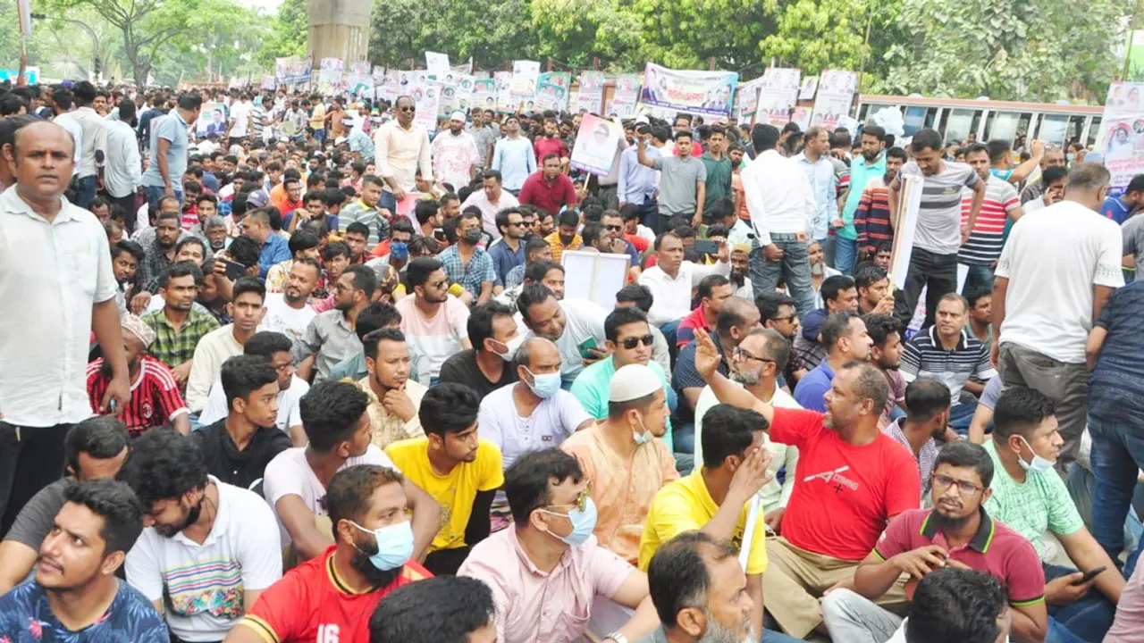 বিএনপির প্রতীকী অনশন চলছে