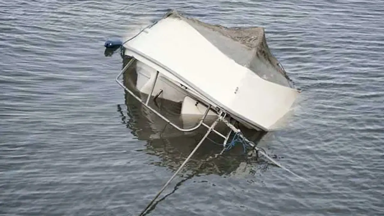 ভূমধ্যসাগরে নৌকা ডুবে ৯৬ জনের মৃত্যু