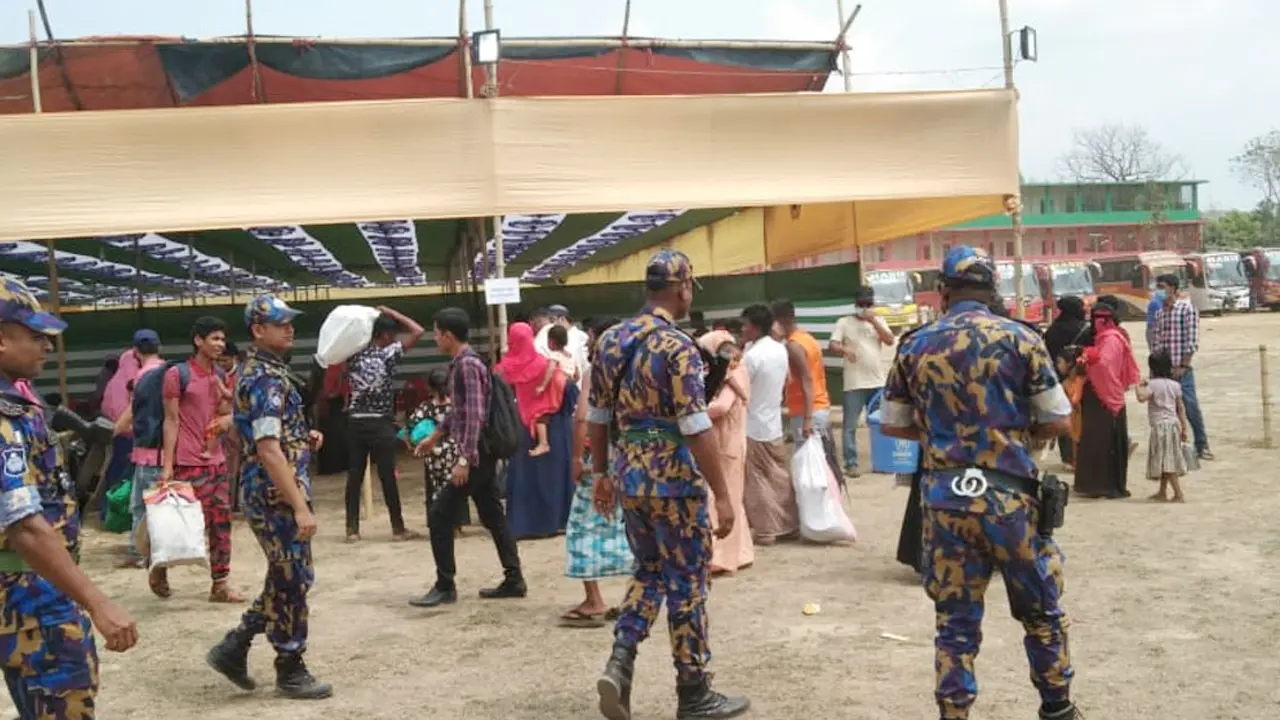 ভাসানচরে যাচ্ছেন আরও ১০৯৬ রোহিঙ্গা