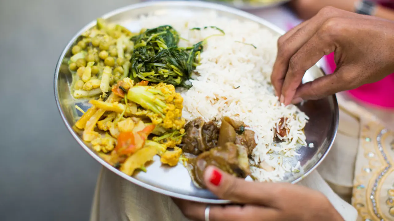 গরমে সুস্থ থাকতে যা খাবেন