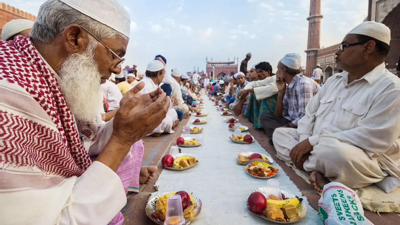 রোজাদারকে ইফতার করালে যে সওয়াব পাবেন