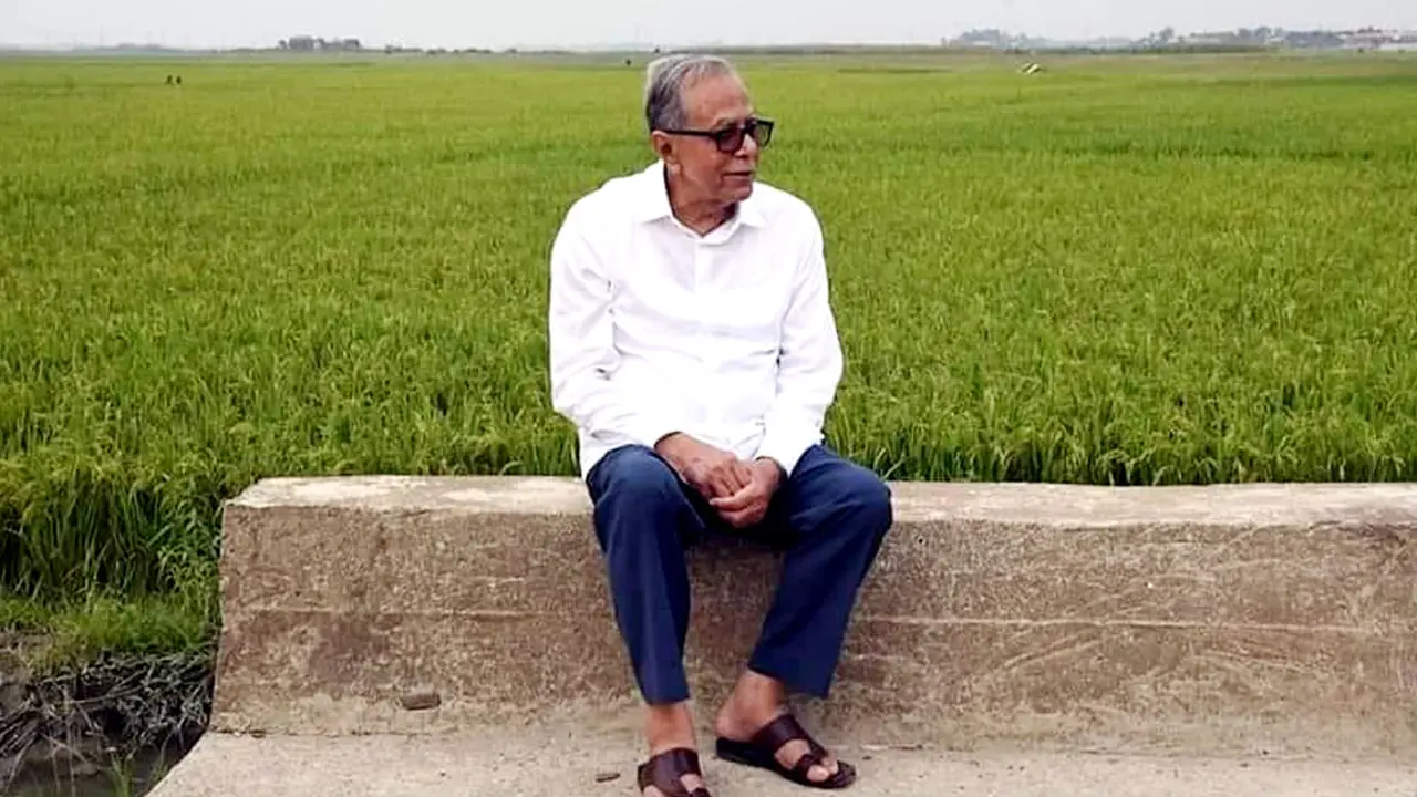 হাওরের কালভার্টে বসে রাষ্ট্রপতির শৈশবের স্মৃতিচারণা