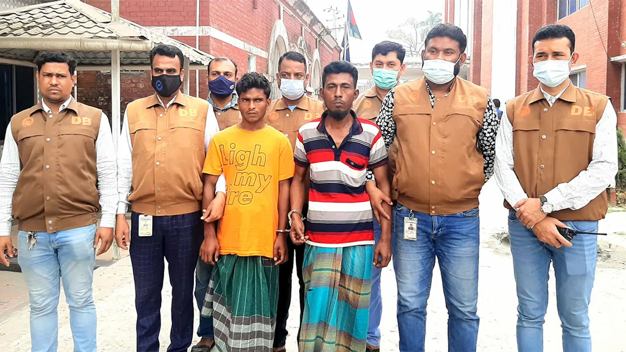 অটোরিকশা ছিনতাই করে চালককে হত্যা, গ্রেপ্তার ২