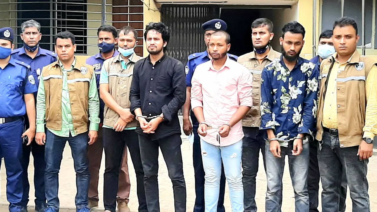 ১৮ বার ছুরিকাঘাত করে শরীফের মৃত্যু নিশ্চিত করে ঘাতকরা