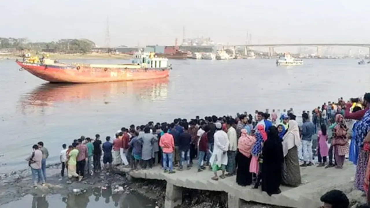 শীতলক্ষ্যায় লঞ্চডুবির ঘটনায় ১১ মরদেহ উদ্ধার