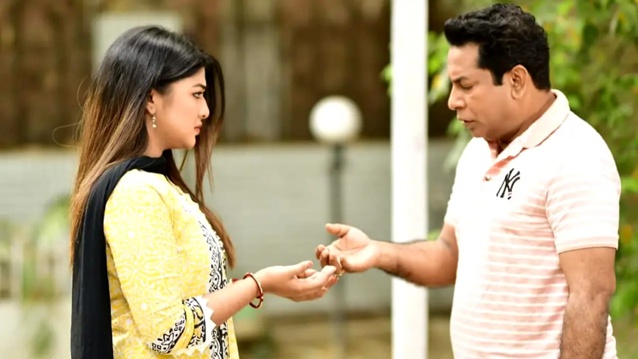 বিদেশ ফেরত মোশাররফের সঙ্গে বিয়ে পাগল সারিকা!
