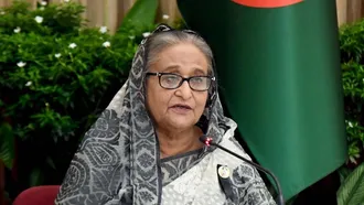 PM hands over Independence Award