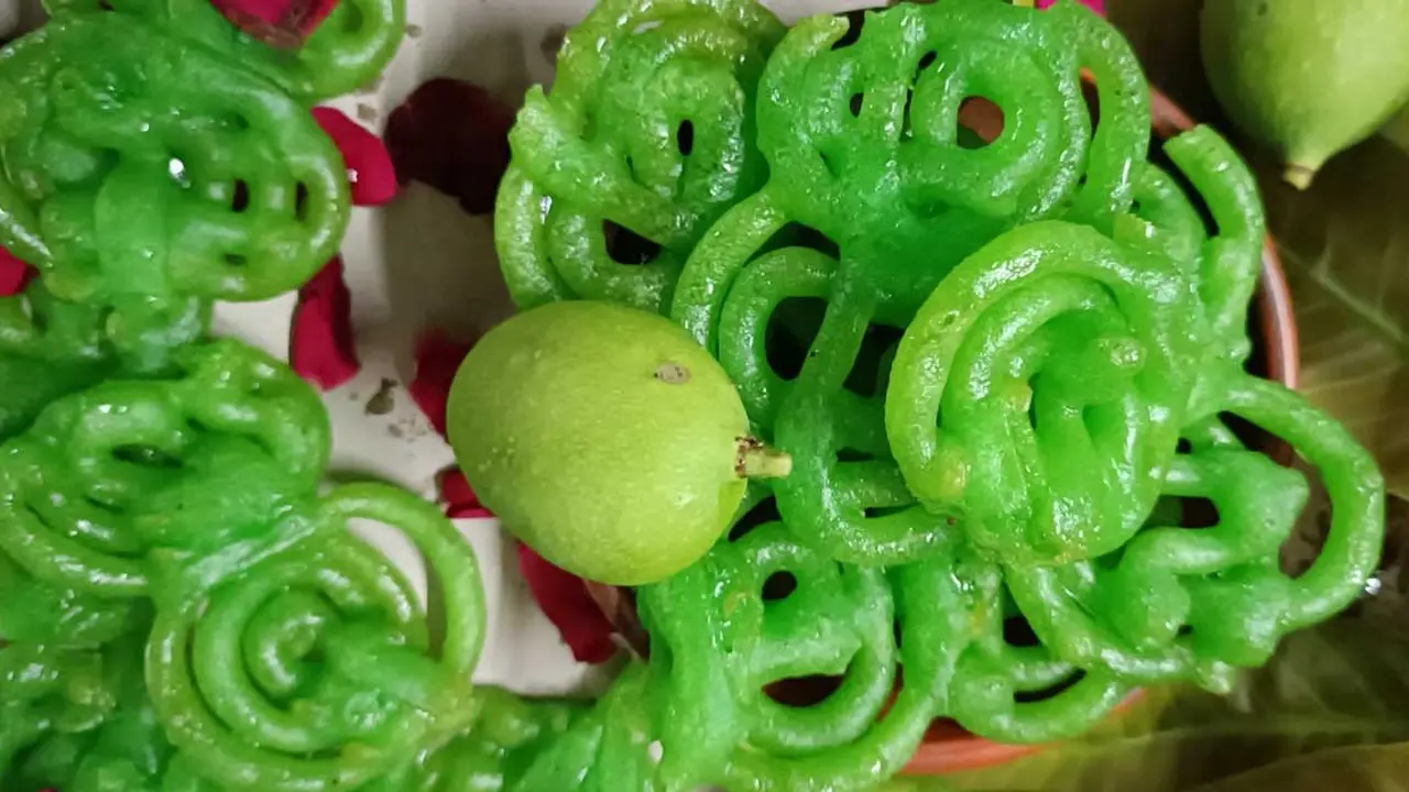 কাঁচা আমের জিলাপিতে মজেছে রাজশাহীবাসী