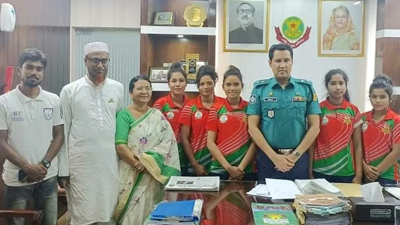 ফুটবল প্রশিক্ষণ নিতে পর্তুগাল-ব্রাজিল যাচ্ছে ওরা
