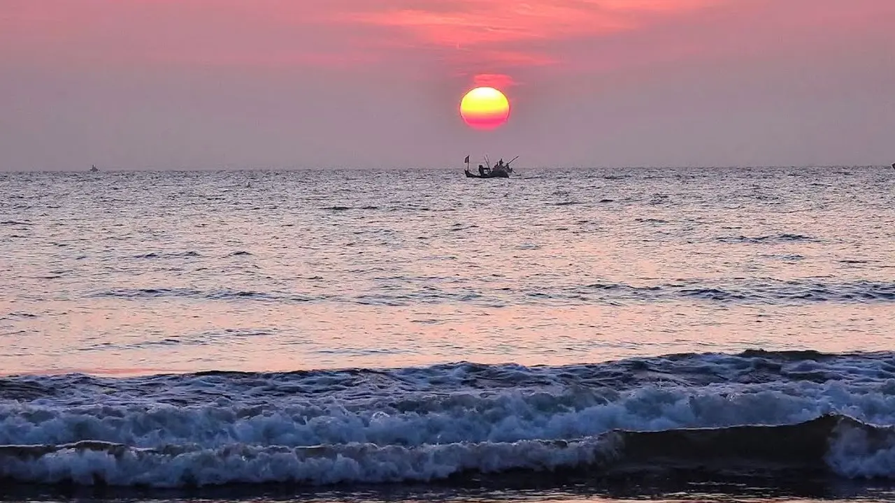 ইউএস-বাংলায় কক্সবাজার গেলে থাকা ফ্রি