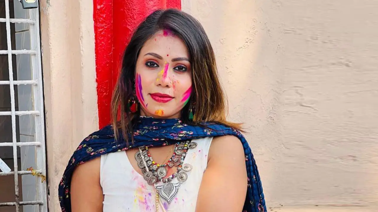 সাংবাদিককে গালি দেওয়া ছাত্রলীগের সেই নেত্রী শাস্তি পাচ্ছেন