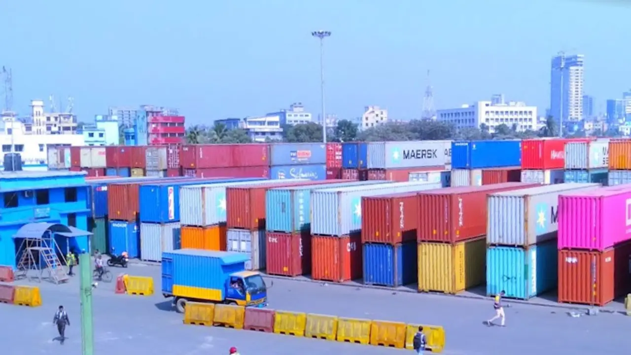 ১০ মাসে আড়াই লাখ কোটি টাকার বাণিজ্য ঘাটতি