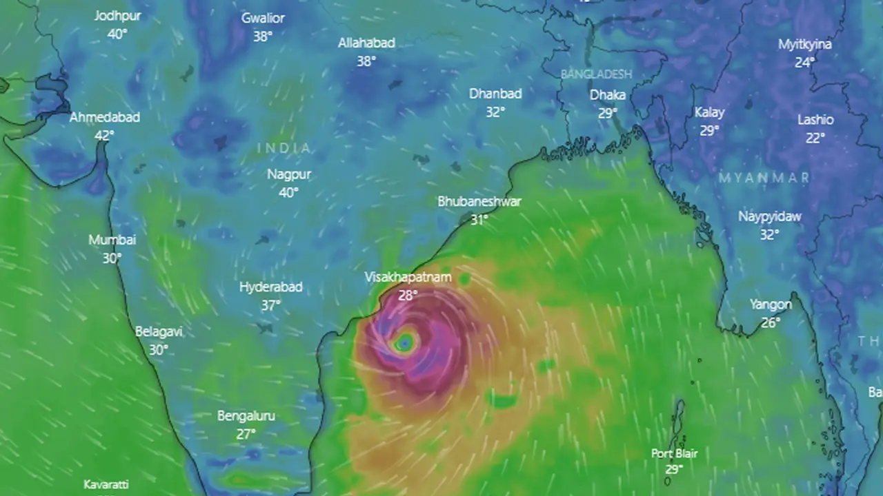 বাংলাদেশ থেকে দূরে সরে যাচ্ছে ‘অশনি’