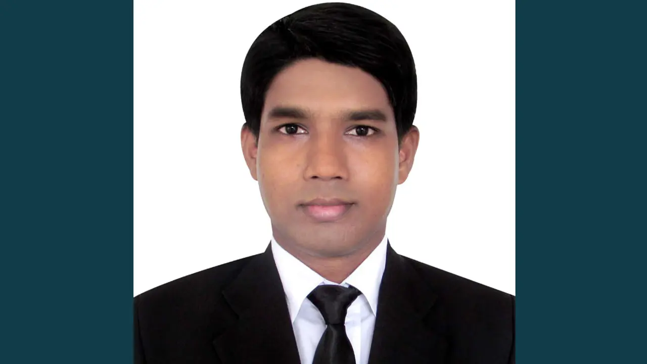 মায়ের অনুপ্রেরণায় বিচারক হলেন আজাদ
