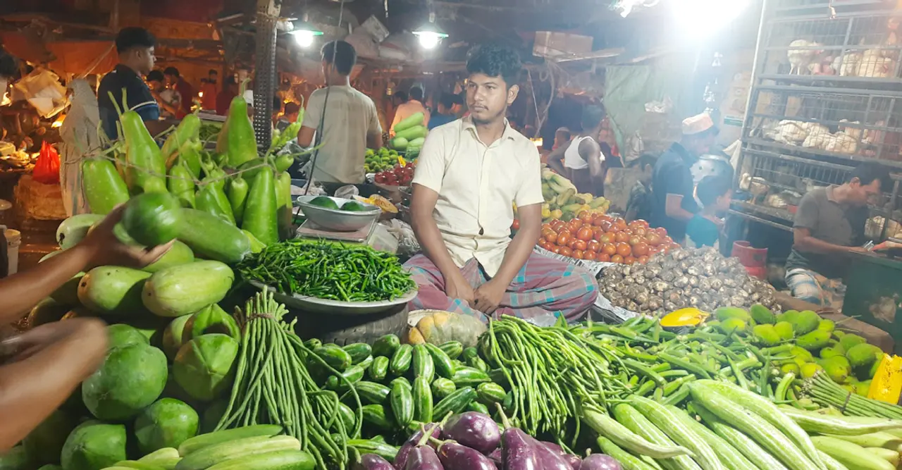 ‘বাজারে এসে খুঁজতে হয় কমদামি কী সবজি আছে’