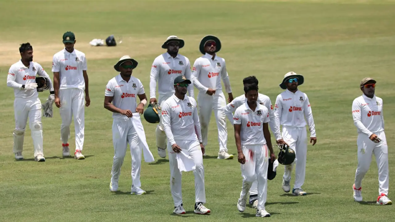 ক্যাচ মিসের মাশুল দিল বাংলাদেশ