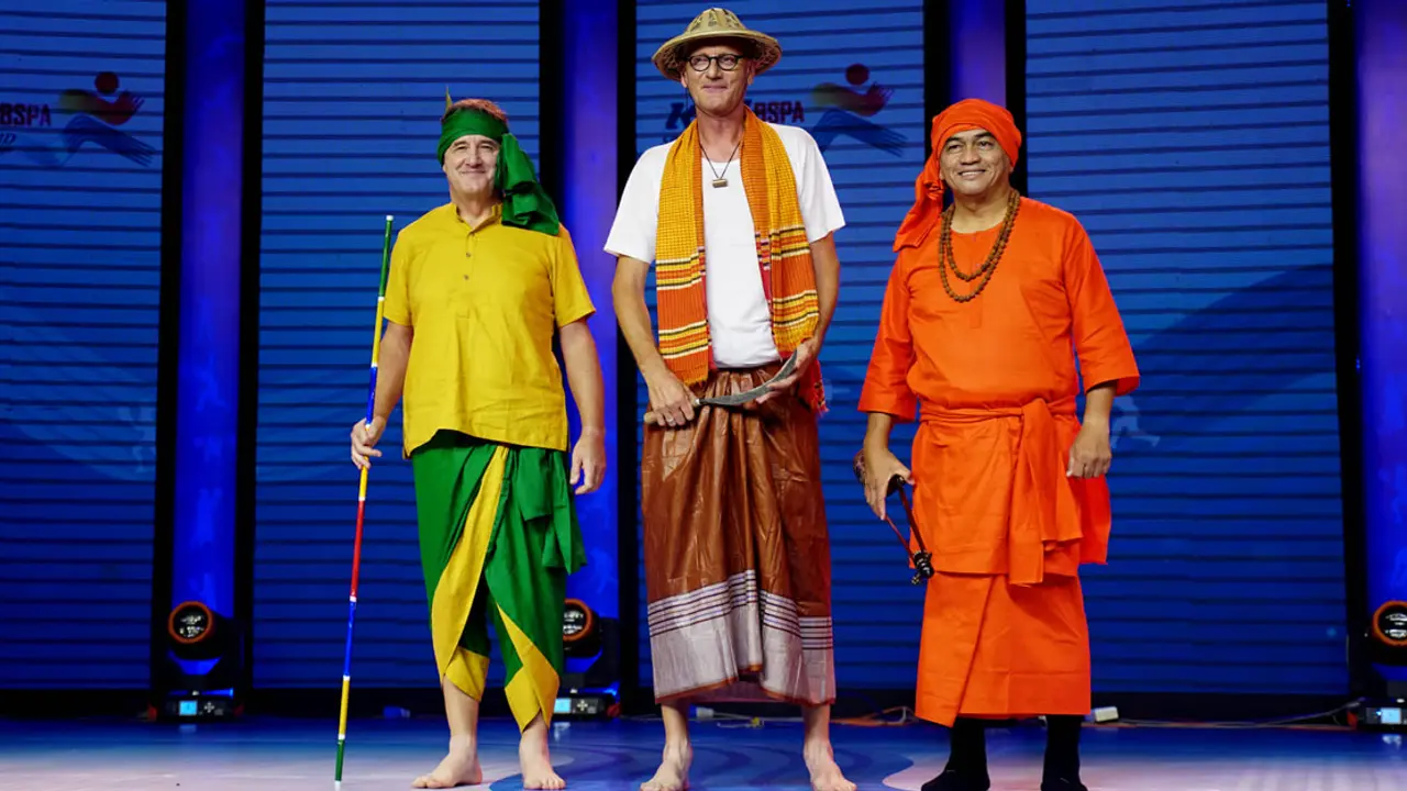 বাংলা সংস্কৃতিতে বিদেশি কোচরা