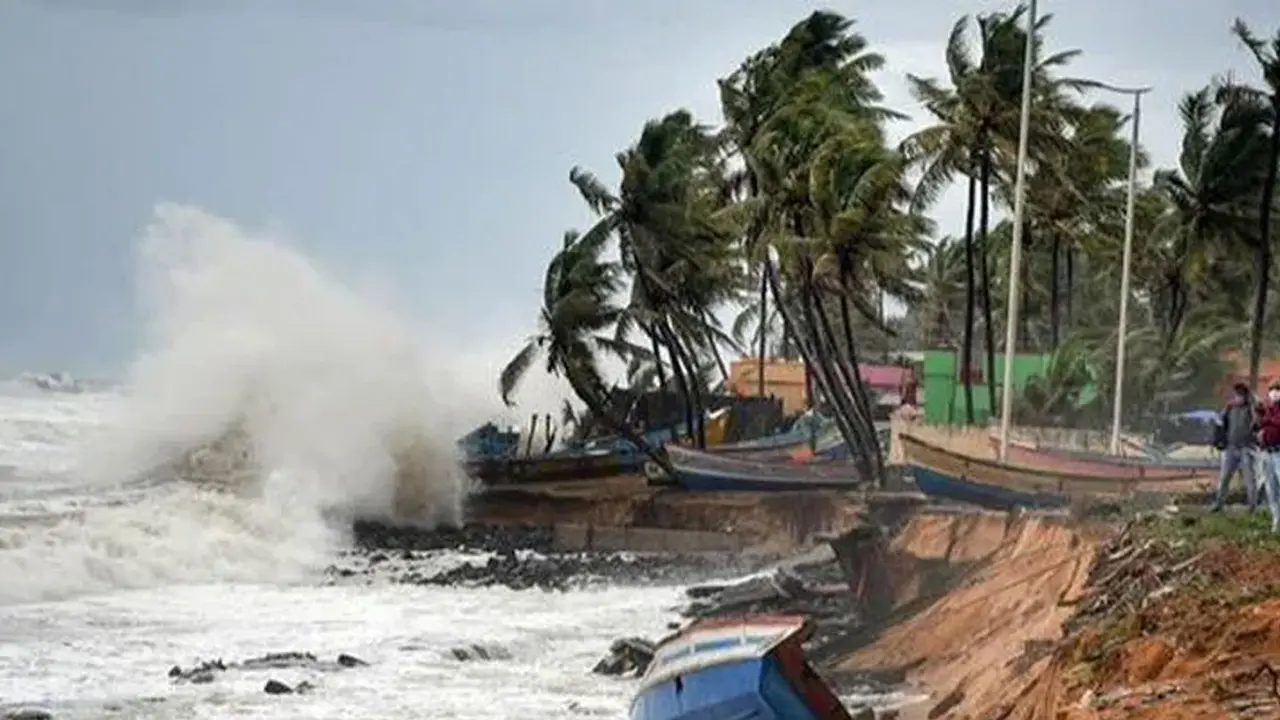 শক্তিশালী ঘূর্ণিঝড়ে পরিণত হচ্ছে ‘অশনি’