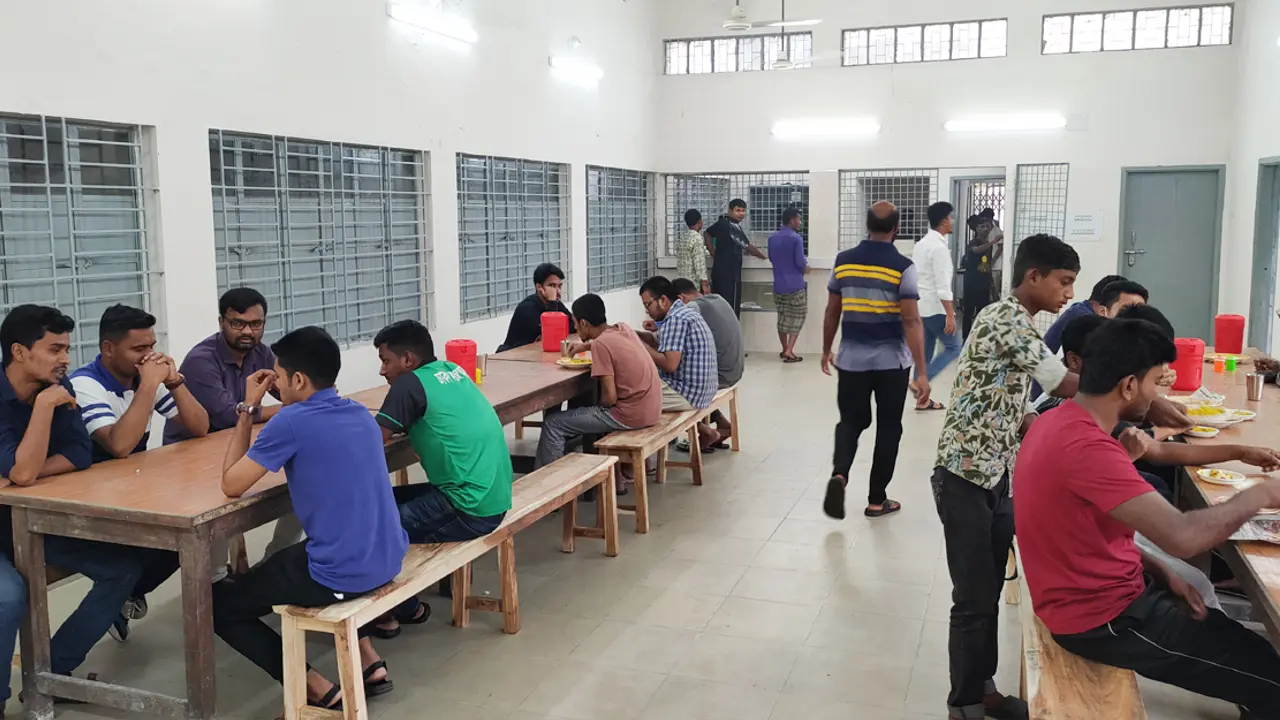 ২ বছর পর ঢাকা কলেজের ক্যাফেটেরিয়া চালু